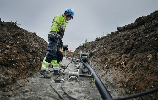 High voltage cable installation onshore